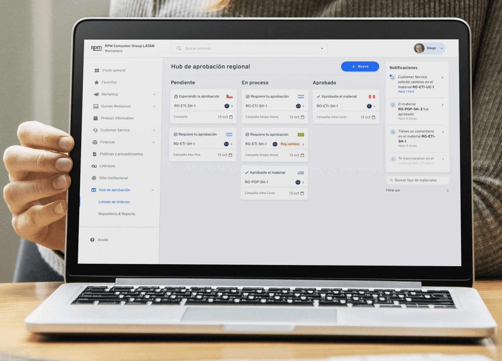 Notebook mostrando el hub de aprobación de RPM Workplace