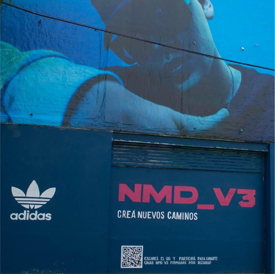 mural de Bizarrap con Adidas